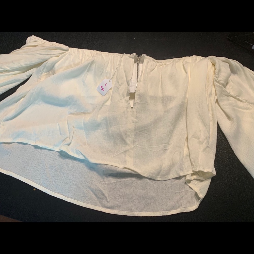 Off white linen top with lace sleeves
